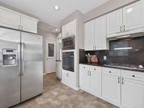 5522 Whisper Ridge Drive, Sugar Land TX 77479