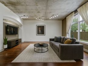 1901 Post Oak Boulevard 104, Houston TX 77056