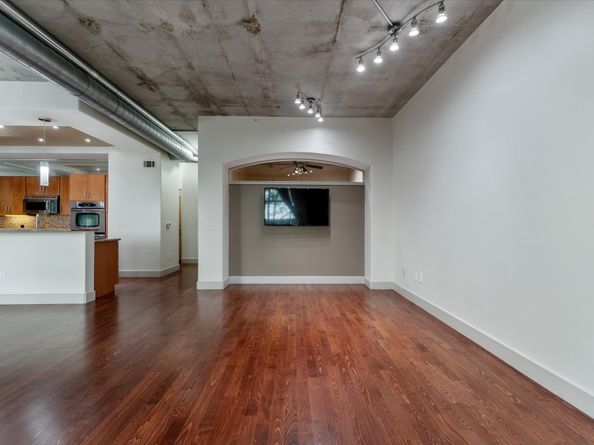 1901 Post Oak Boulevard 104, Houston TX 77056