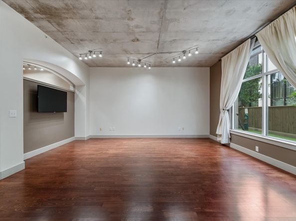 1901 Post Oak Boulevard 104, Houston TX 77056