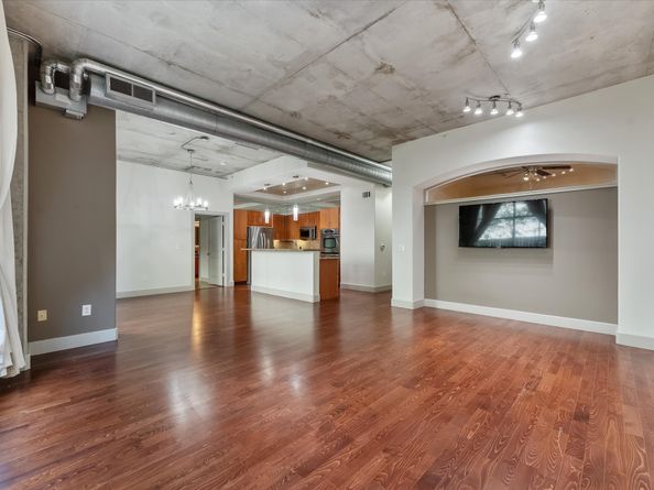 1901 Post Oak Boulevard 104, Houston TX 77056