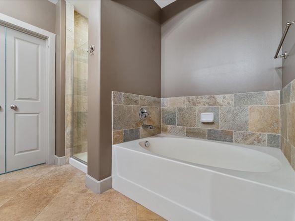 1901 Post Oak Boulevard 104, Houston TX 77056