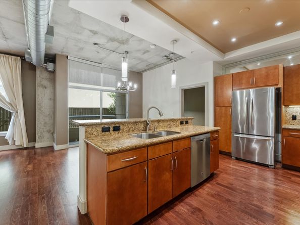 1901 Post Oak Boulevard 104, Houston TX 77056