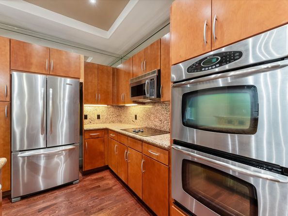 1901 Post Oak Boulevard 104, Houston TX 77056