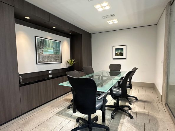 1901 Post Oak Boulevard 104, Houston TX 77056