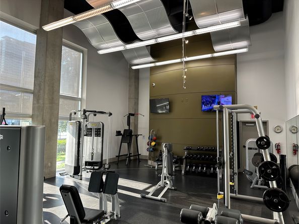 1901 Post Oak Boulevard 104, Houston TX 77056