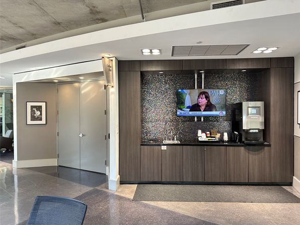 1901 Post Oak Boulevard 104, Houston TX 77056