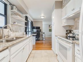 101 Stratford Street 103, Houston TX 77006