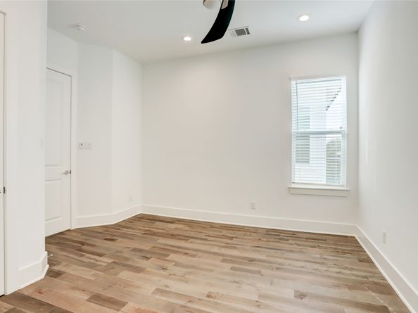 4407 Marina Street B, Houston TX 77007