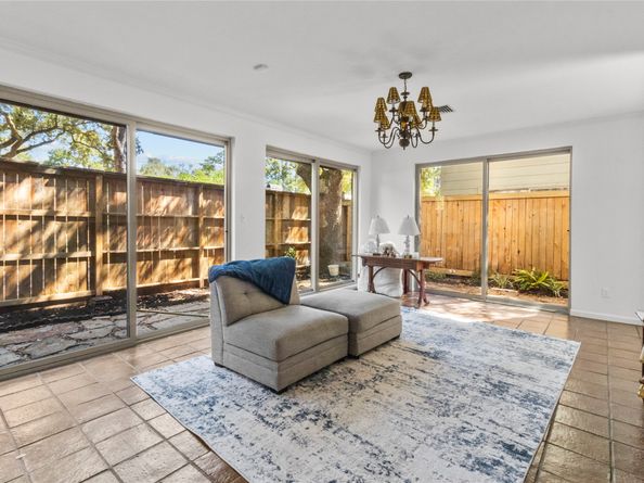201 Vanderpool Lane 103, Houston TX 77024