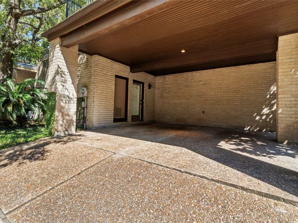 201 Vanderpool Lane 103, Houston TX 77024