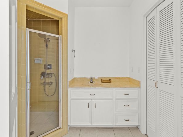 201 Vanderpool Lane 103, Houston TX 77024
