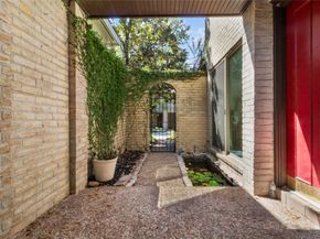 201 Vanderpool Lane 103, Houston TX 77024