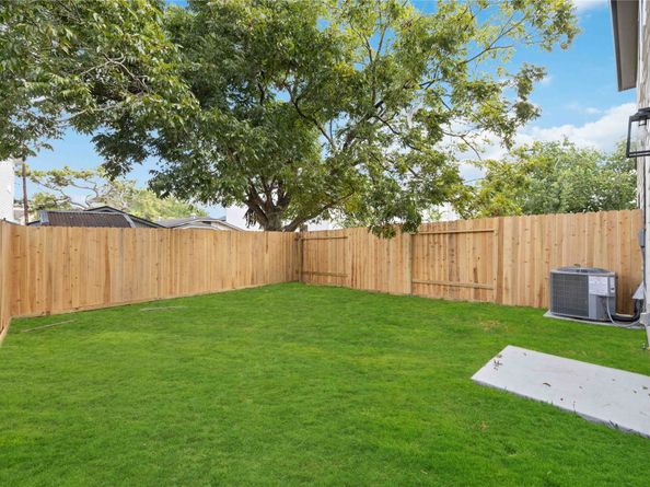 3839 Noah Street A/B, Houston TX 77021