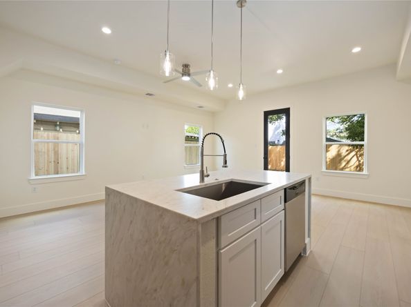 3839 Noah Street A/B, Houston TX 77021