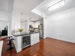 3505 Sage Road 1705, Houston TX 77056