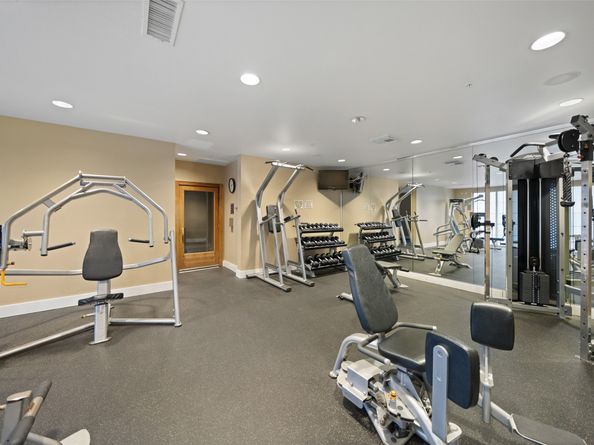 3505 Sage Road 1705, Houston TX 77056