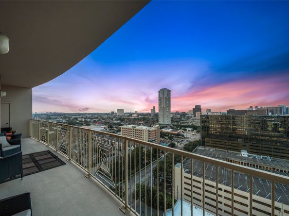 3505 Sage Road 1705, Houston TX 77056