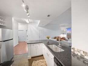 3505 Sage Road 1705, Houston TX 77056