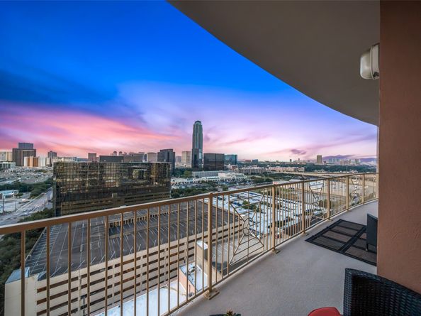 3505 Sage Road 1705, Houston TX 77056