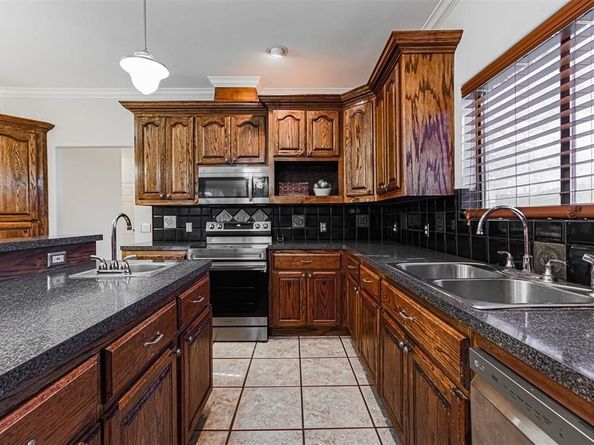 6203 Oak Bay Drive, Houston TX 77091