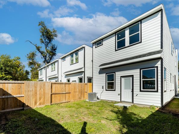 4008 Bennington Street, Houston TX 77016