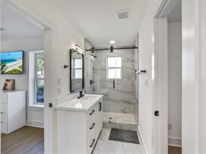 9306 Rosstown Way, Houston TX 77080