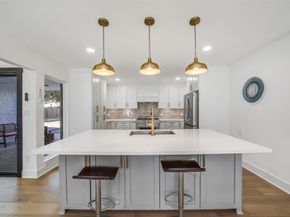 9306 Rosstown Way, Houston TX 77080