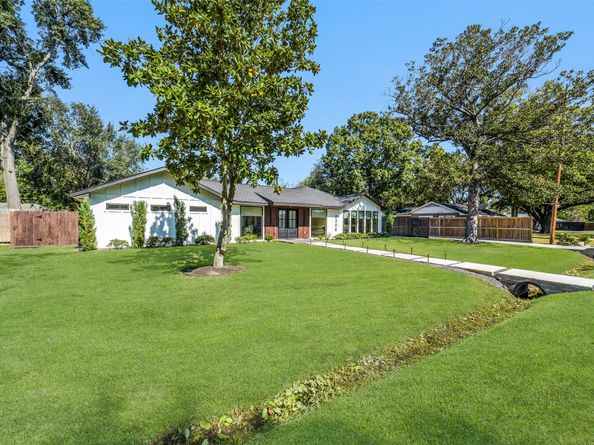 9306 Rosstown Way, Houston TX 77080