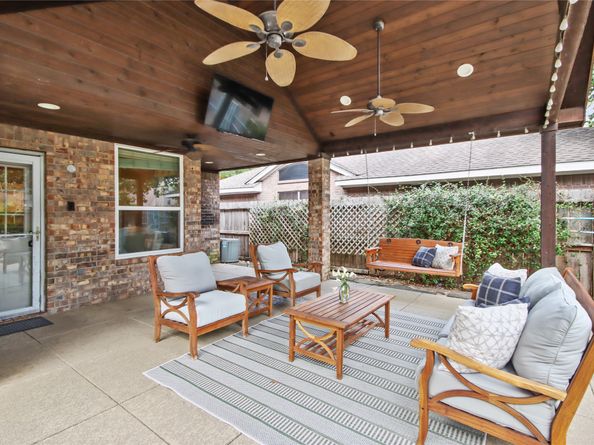 15902 Timber Grove Court N, Tomball TX 77377