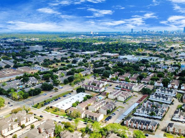 10075 Westpark Drive 42, Houston TX 77042