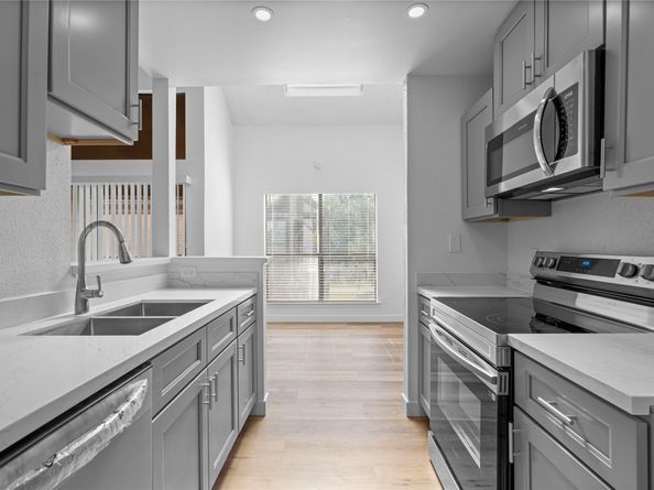 8231 Sands Point Drive 154, Houston TX 77036