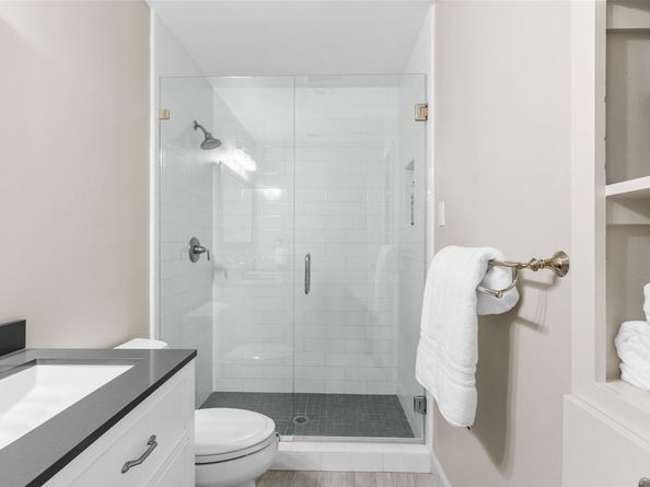 1146 Fountain View Drive 204, Houston TX 77057