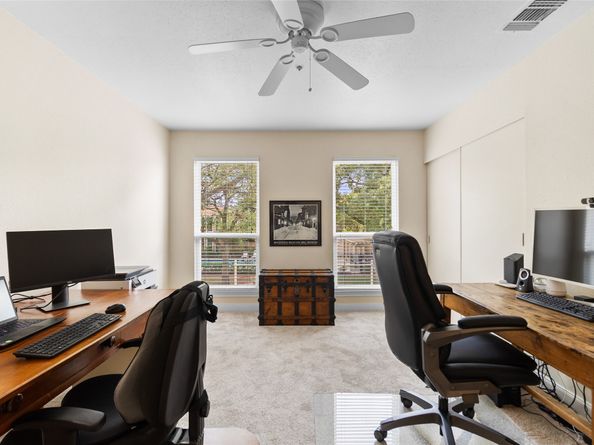 1146 Fountain View Drive 204, Houston TX 77057