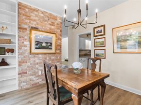 1146 Fountain View Drive 204, Houston TX 77057