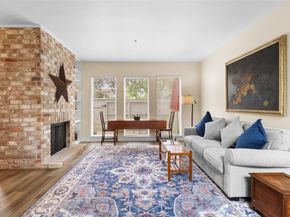 1146 Fountain View Drive 204, Houston TX 77057