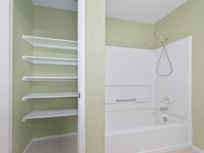 13715 Naomi Hollow Lane, Houston TX 77082