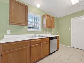 13715 Naomi Hollow Lane, Houston TX 77082