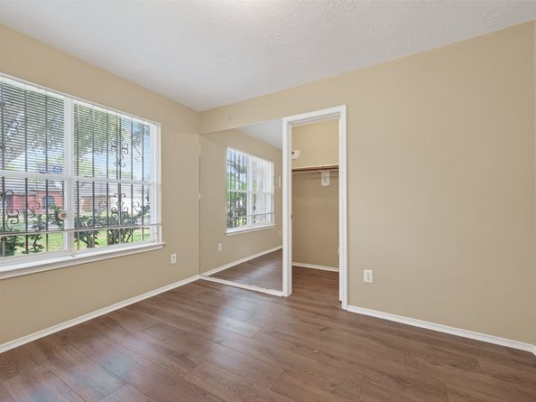 13715 Naomi Hollow Lane, Houston TX 77082