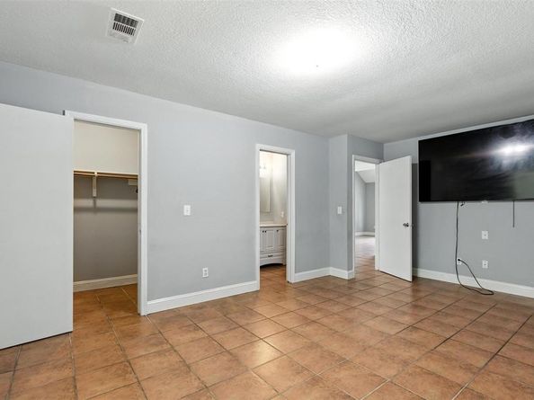 6335 Danshire Court, Houston TX 77049