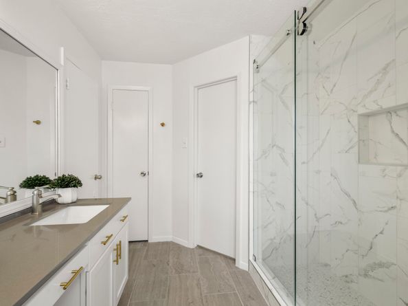 2531 Colonial Ridge Drive, Friendswood TX 77546