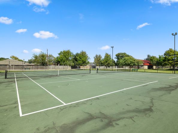 2531 Colonial Ridge Drive, Friendswood TX 77546