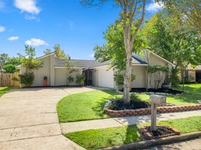 2531 Colonial Ridge Drive, Friendswood TX 77546