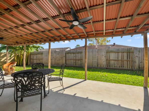 2531 Colonial Ridge Drive, Friendswood TX 77546