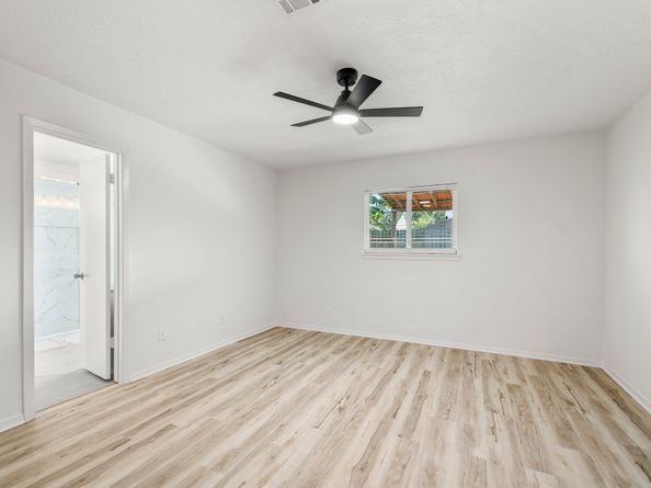 2531 Colonial Ridge Drive, Friendswood TX 77546