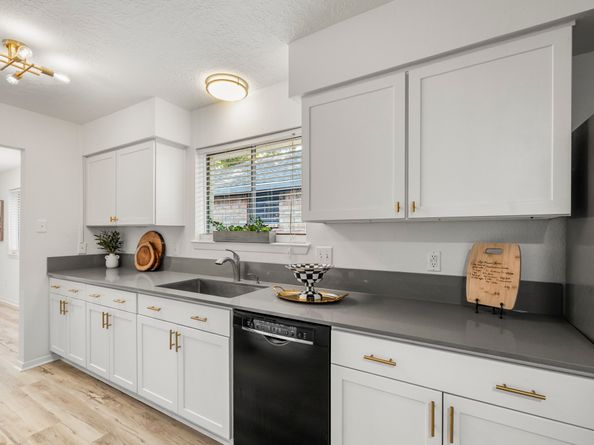 2531 Colonial Ridge Drive, Friendswood TX 77546