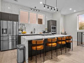 911 Thompson Street, Houston TX 77007