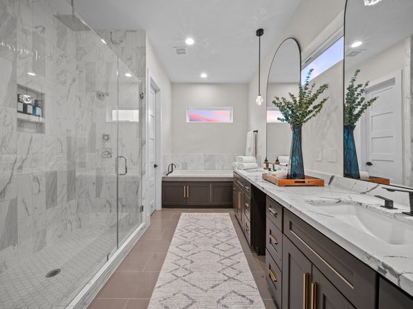 911 Thompson Street, Houston TX 77007