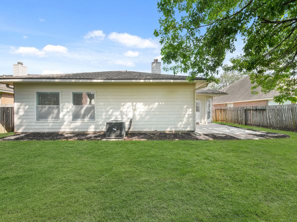 1114 Foxland Chase Street, Sugar Land TX 77479