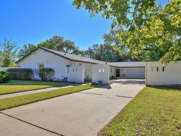 10611 Deerwood Road, Houston TX 77042